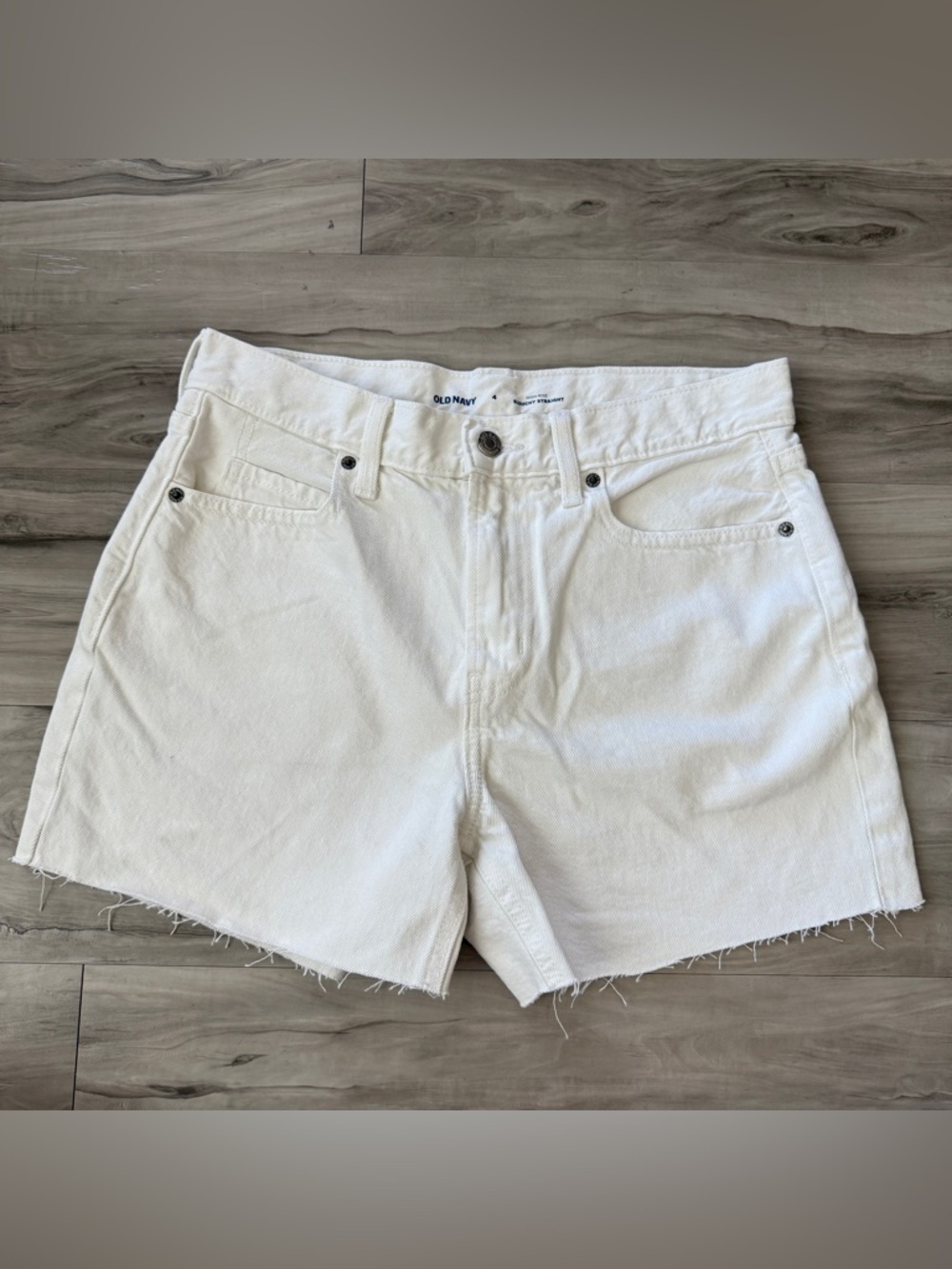 Old Navy White High Rise Slouchy Straight Minimalist Denim Shorts Women’s Size 4